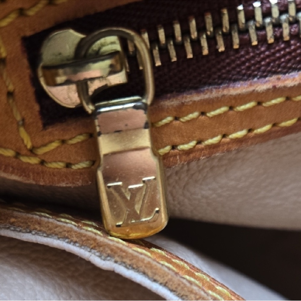 Louis Vuitton Vintage Bucket Bag - Picture 9 of 10